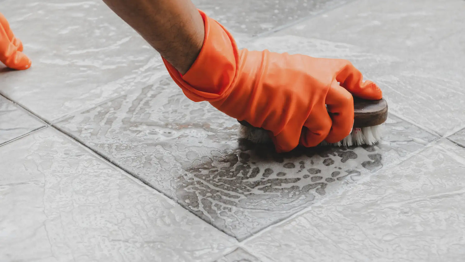 Fugen reinigen Badezimmer