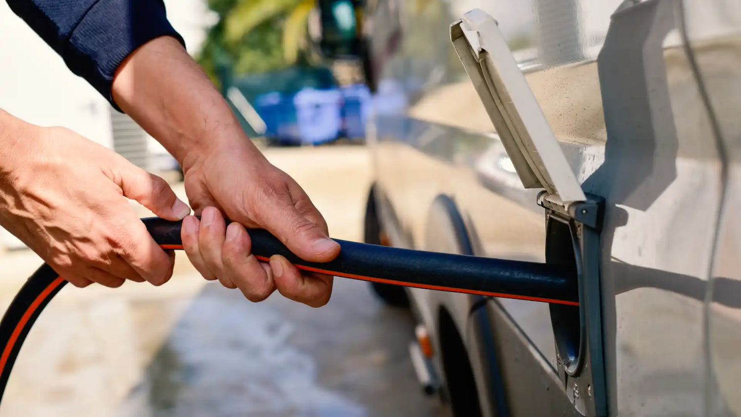 Frischwassertank reinigen: Hygienetipps Wohnmobil & Camping
