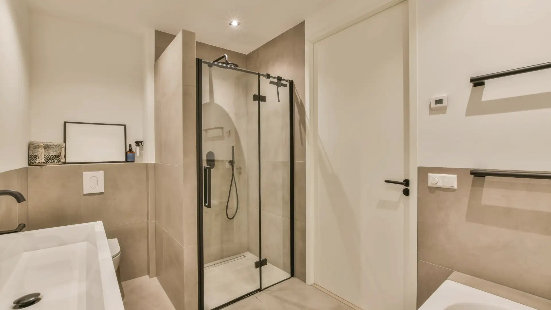 Duschkabine reinigen: Effektive Tipps gegen Schimmel & Kalk