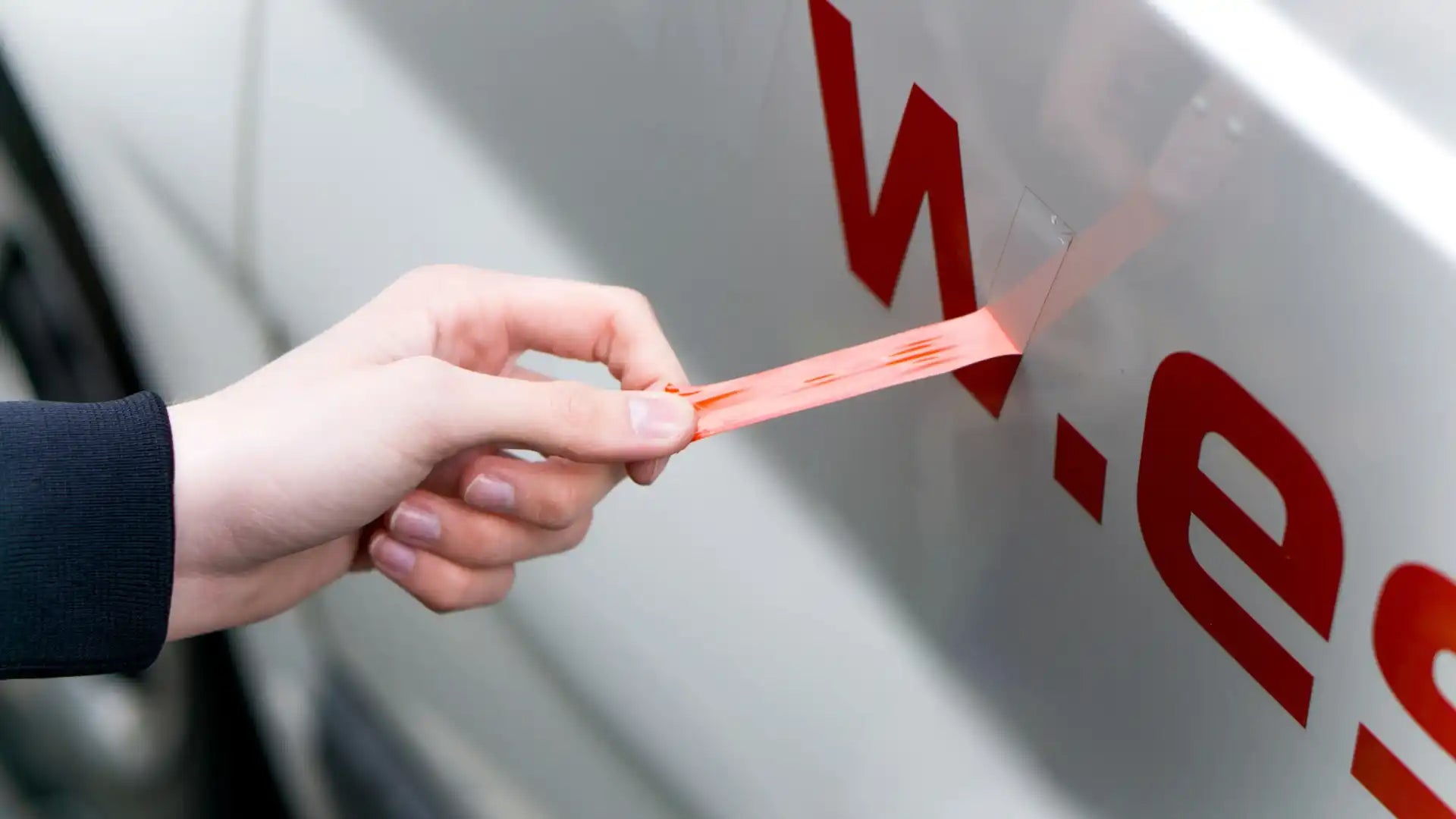 Klebereste entfernen: Die besten Methoden im Überblick